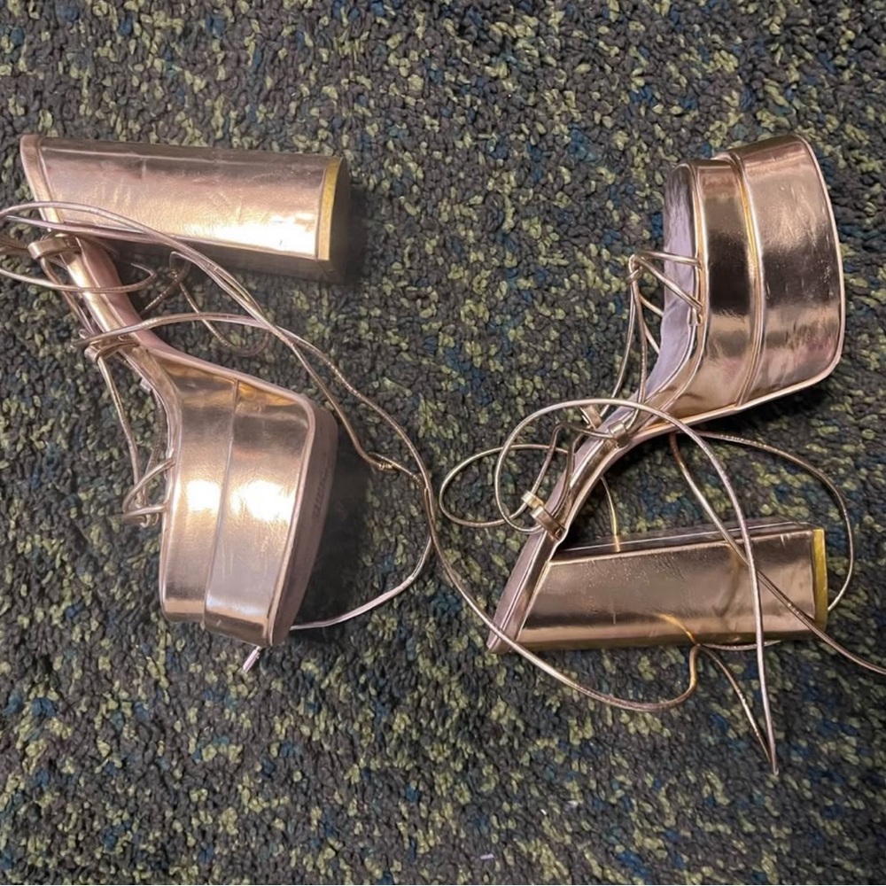 Gold Platform Shoes with Elegant Design